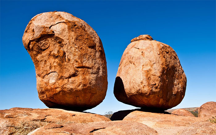 Khám phá The Devils Marbles: Những tảng đá huyền bí ở Úc